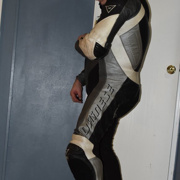 Dainese leather motorcycle suit size US46 - Euro56 - Picture 4 of 16